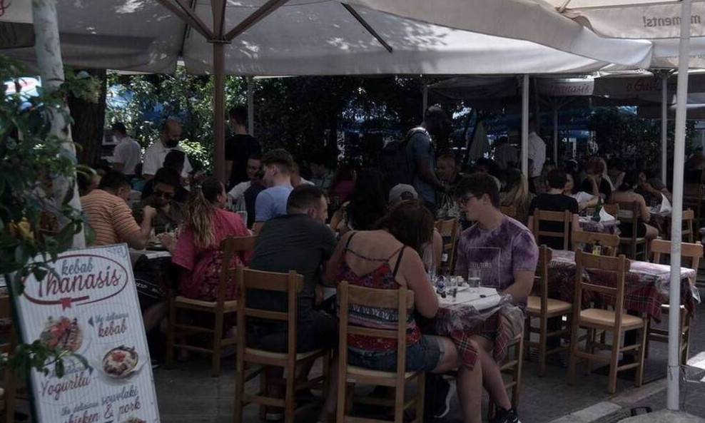 Στο τραπέζι αλλαγές στη λειτουργία της εστίασης - Τα σενάρια και το δίλημμα για τους μεικτούς χώρους