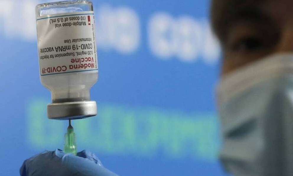 Εμβόλιο κορονοϊού - EMA: Νέες παρενέργειες από Pfizer - Moderna - Συστάσεις για AstraZeneca και J&J