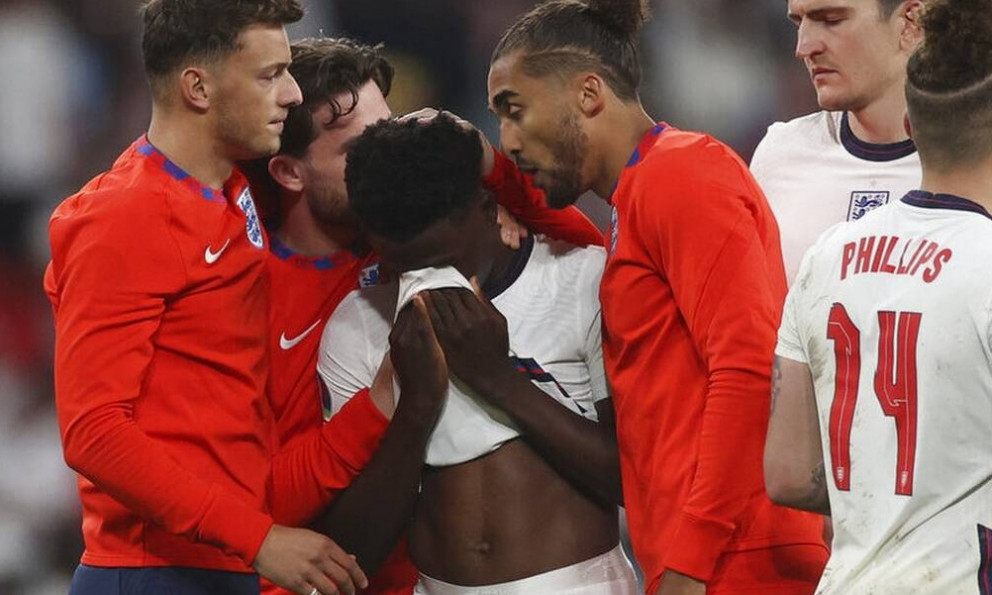 ΕURO2020: Σάλος από τη «βροχή» των ρατσιστικών σχολίων για τους Άγγλους που έχασαν τα πέναλτι