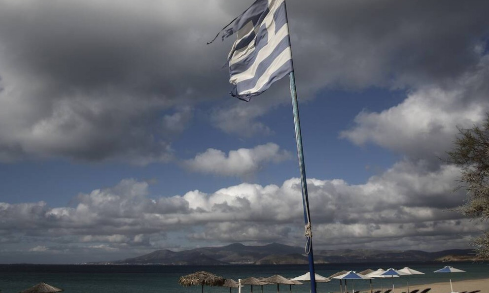 Daily Mail: Πιθανή η επιστροφή της Ελλάδας στην «πορτοκαλί λίστα» για τους Βρετανούς