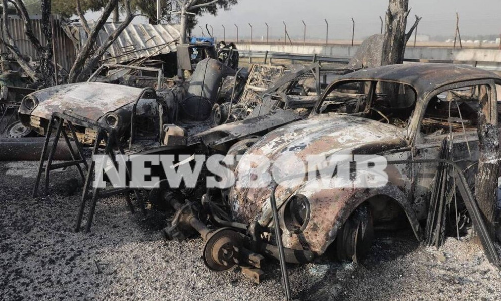 Φωτιά Βαρυμπόμπη: Οδοιπορικό του Newsbomb.gr στα καμένα - Εικόνες ανείπωτης θλίψης και καταστροφής