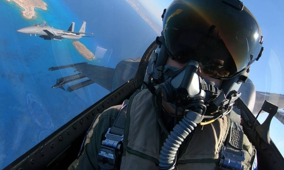 Τι δεν καταλαβαίνετε; Οι Τούρκοι συνδράμουν στις ελληνικές πυρκαγιές με... F-16!