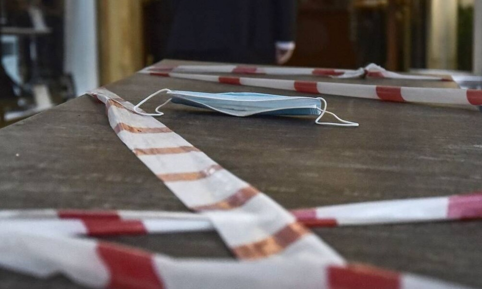 Διχαστικές τάσεις στην κοινωνία με τα νέα μέτρα - «Τιμωρητικές» διαθέσεις για τους ανεμβολίαστους