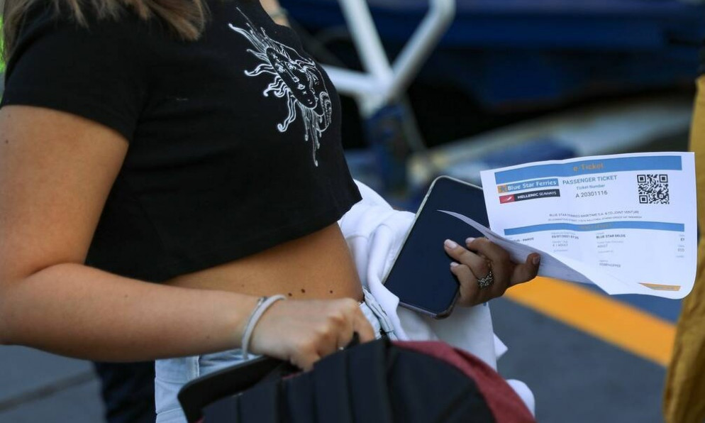 Νέα μέτρα: Όλες οι αλλαγές σε ταξίδια με πλοίο, εστίαση και Δημόσιο - Τι ισχύει από σήμερα