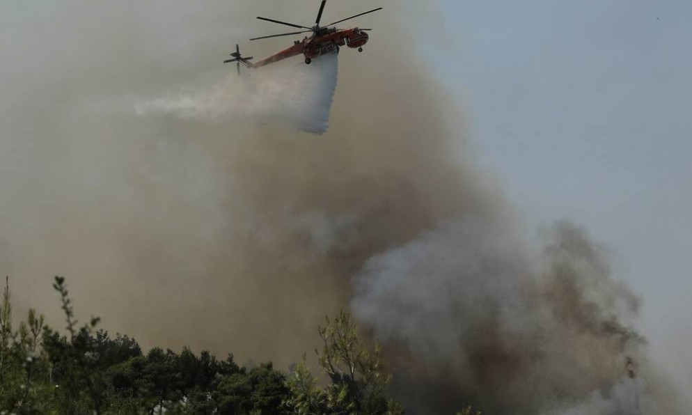 Φωτιά στη Γορτυνία: Στα εναέρια μέσα η ελπίδα για να κοπεί η φωτιά πριν το Μαίναλο