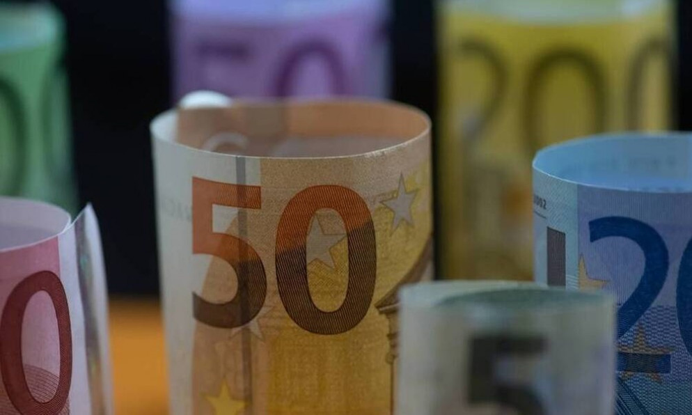 ΟΑΕΔ: Αυξάνονται τα επιδόματα λόγω κατώτατου μισθού - Πόσο θα φτάσει το επίδομα ανεργίας