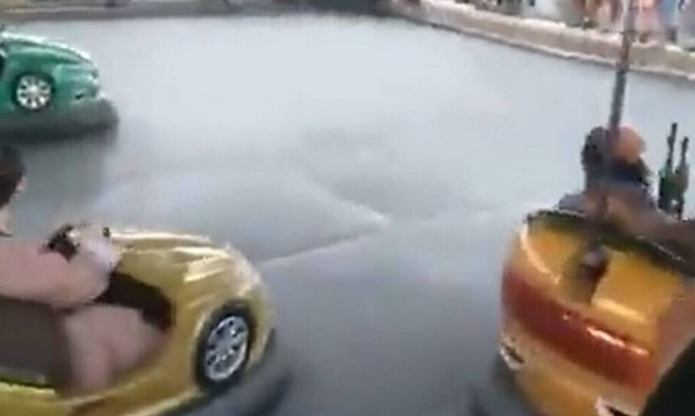 Αφγανιστάν: Σουρεαλιστικές σκηνές με Ταλιμπάν στα... συγκρουόμενα και στο... καρουζέλ!