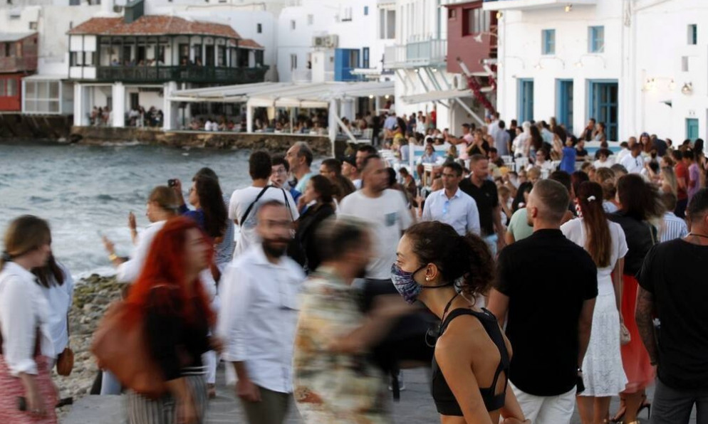Μύκονος: Στα χέρια της αστυνομίας η «σπείρα με τα στρινγκ» - Πώς παρέσυραν τα θύματά τους