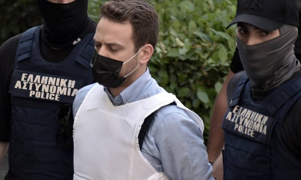 Βρετανικά ΜΜΕ για Γλυκά Νερά: Τα ύποπτα δρομολόγια του Μπάμπη και η ανακάλυψη της Καρολάιν