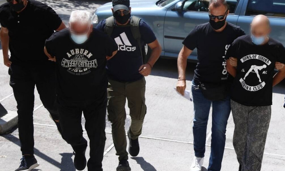 «Φυλάκισαν» και εξέδιδαν 19χρονη στην Ηλιούπολη: Τα 3 ερωτήματα της ΕΛ.ΑΣ. για την υπόθεση - σοκ