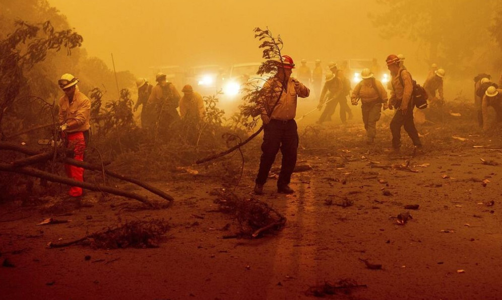 Συγκλονιστικές φωτογραφίες του ΤΙΜΕ: Ο πλανήτης καίγεται εδώ και ένα μήνα